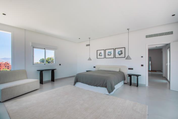 Image No.41-4 Bed Villa for sale