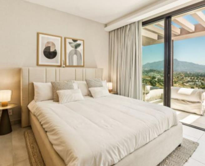 Image No.13-4 Bed Semi-Detached for sale