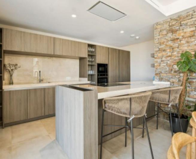 Image No.17-4 Bed Semi-Detached for sale