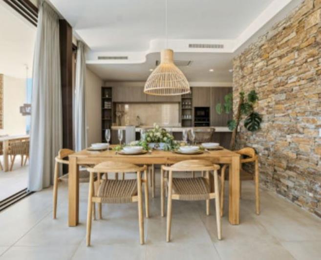 Image No.18-4 Bed Semi-Detached for sale