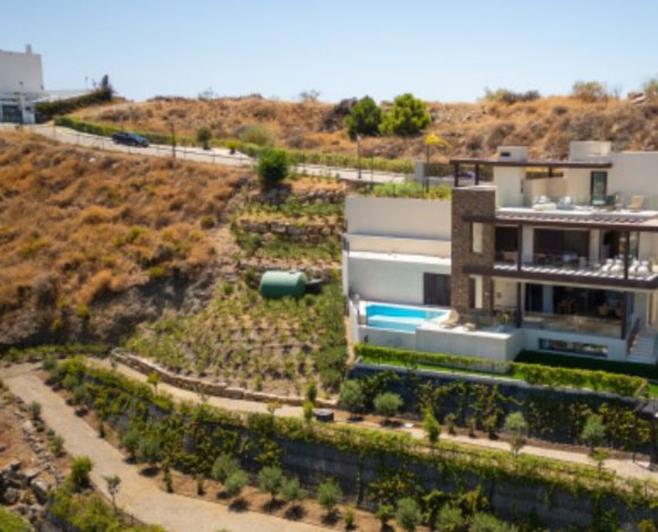 Image No.26-4 Bed Semi-Detached for sale