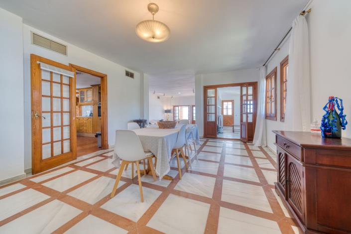 Image No.11-5 Bed Villa for sale