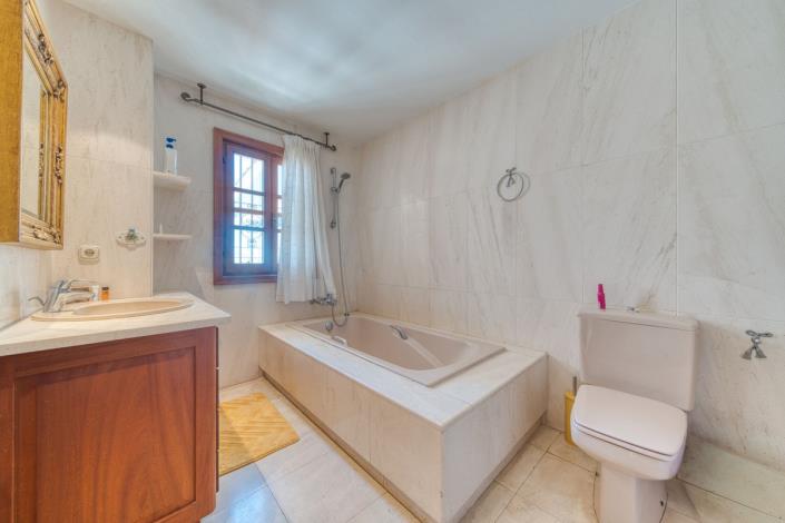 Image No.23-5 Bed Villa for sale