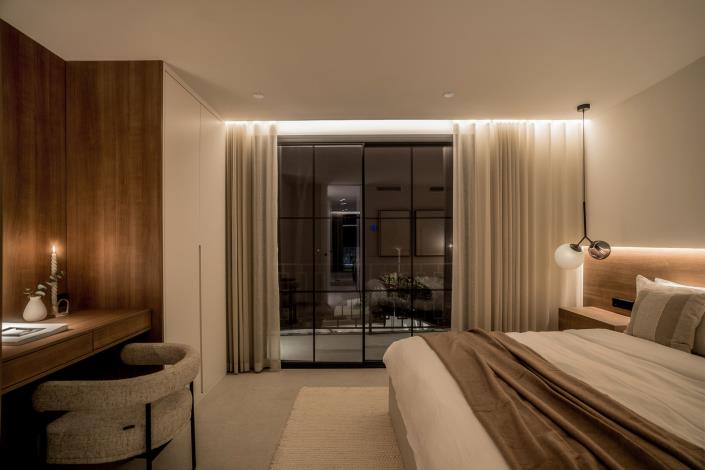 Image No.27-5 Bed Semi-Detached for sale