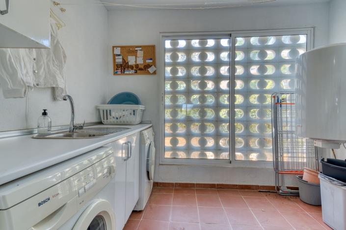 Image No.21-4 Bed Townhouse for sale