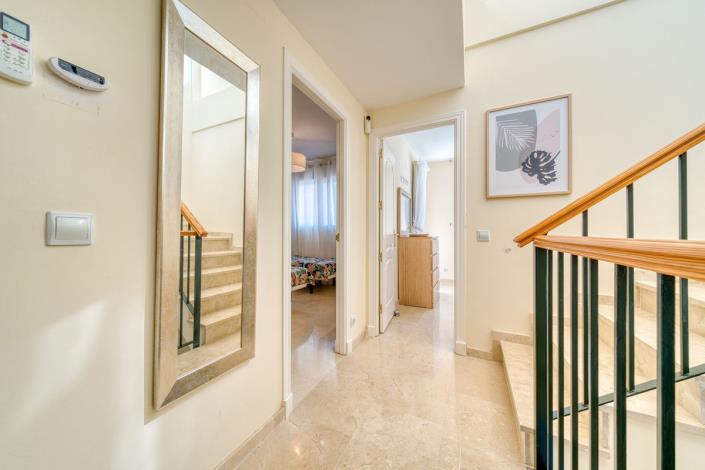 Image No.28-4 Bed Townhouse for sale