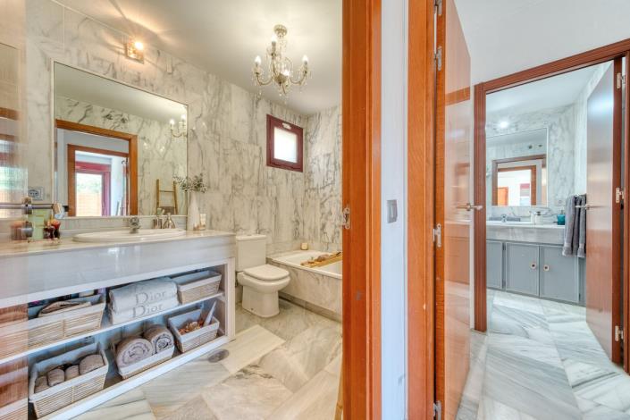 Image No.10-3 Bed Villa for sale