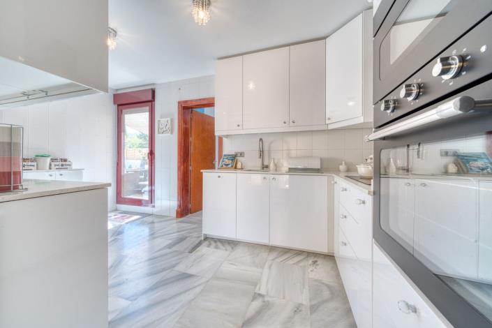 Image No.29-3 Bed Villa for sale