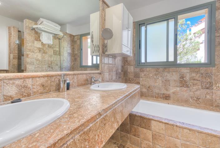 Image No.14-2 Bed Apartment for sale