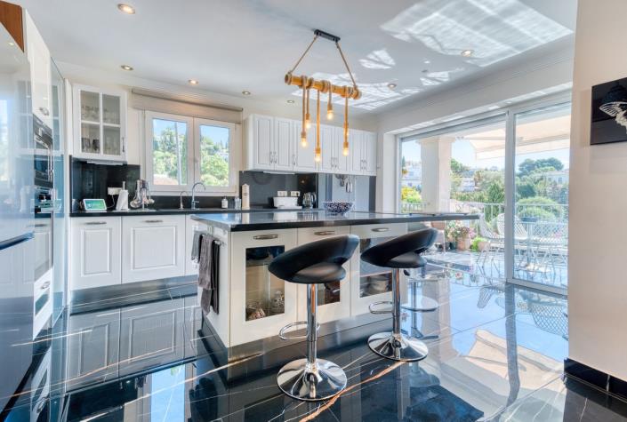 Image No.12-5 Bed Villa for sale