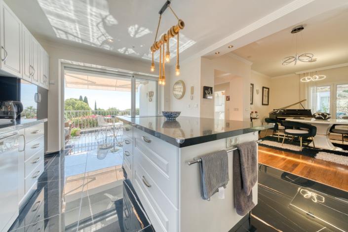 Image No.14-5 Bed Villa for sale