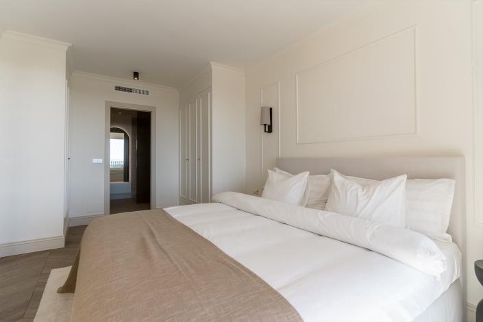 Image No.21-4 Bed Townhouse for sale