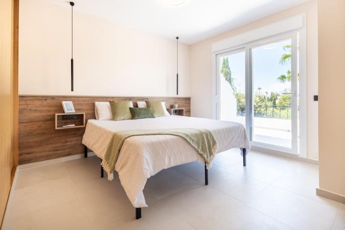 Image No.20-4 Bed Townhouse for sale