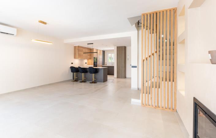 Image No.25-4 Bed Townhouse for sale