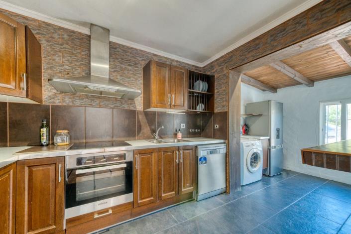 Image No.6-2 Bed Townhouse for sale