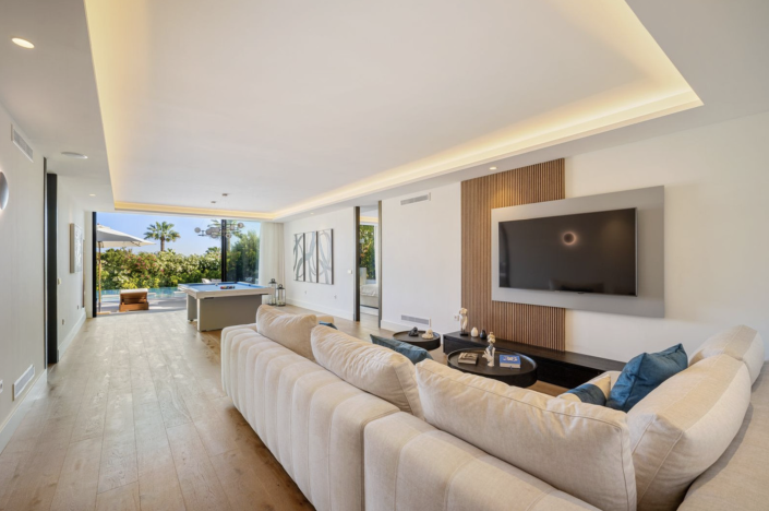 Image No.7-6 Bed Villa for sale