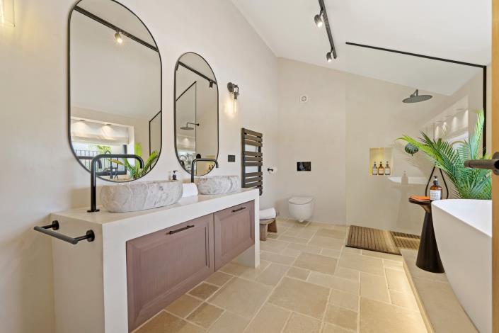 Image No.12-6 Bed Villa for sale