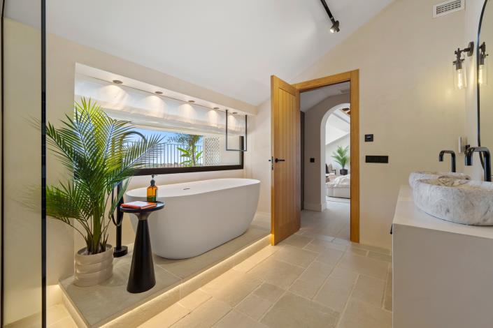 Image No.13-6 Bed Villa for sale