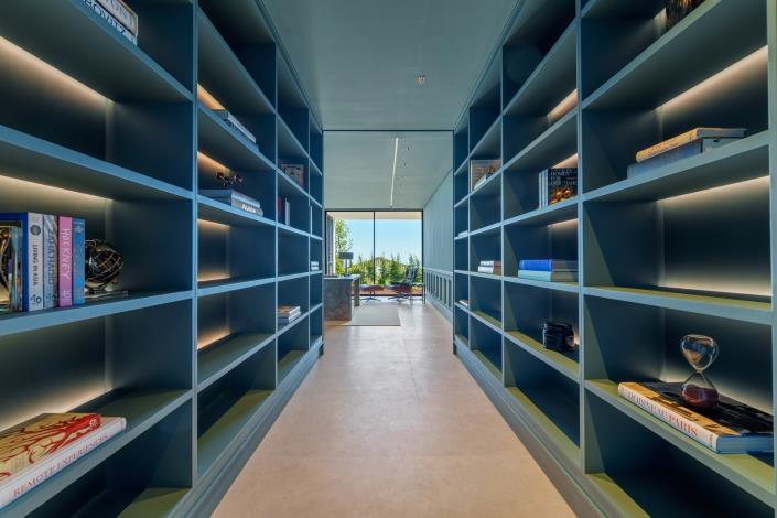 Image No.16-8 Bed Villa for sale