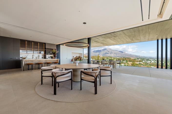 Image No.35-8 Bed Villa for sale