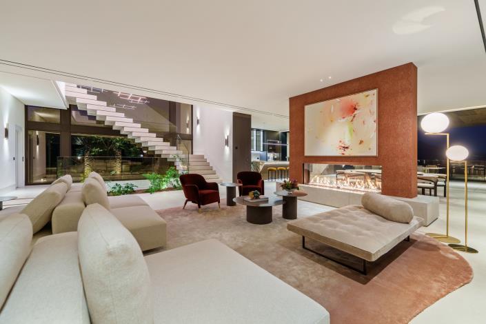 Image No.50-8 Bed Villa for sale