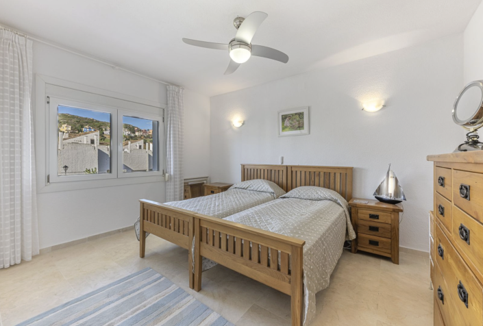 Image No.8-3 Bed Villa / Detached for sale