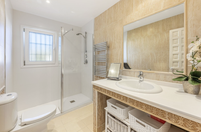 Image No.9-3 Bed Villa / Detached for sale