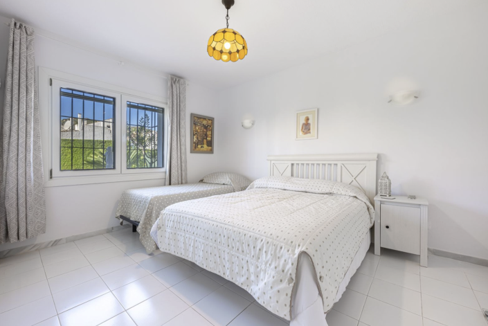 Image No.14-3 Bed Villa / Detached for sale