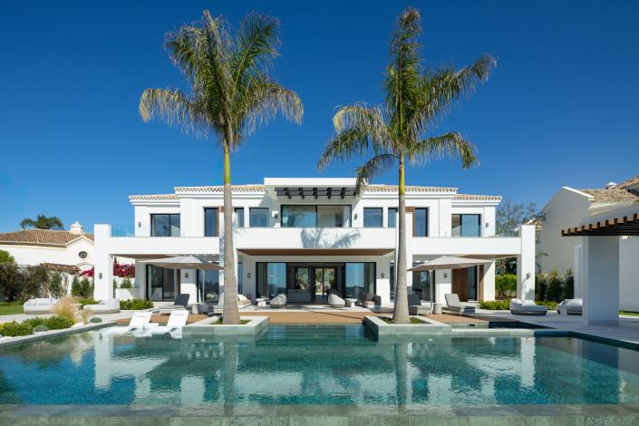 Image No.1-7 Bed Villa for sale