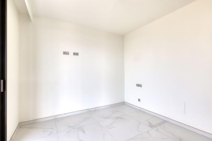 Image No.12-3 Bed Apartment for sale