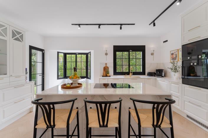 Image No.6-6 Bed Villa for sale