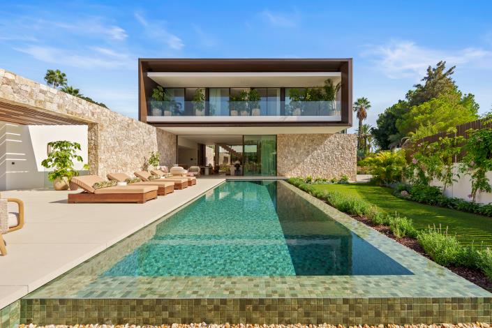 Image No.1-5 Bed Villa for sale