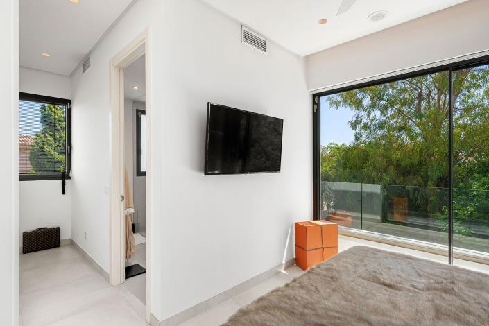 Image No.22-4 Bed Villa for sale