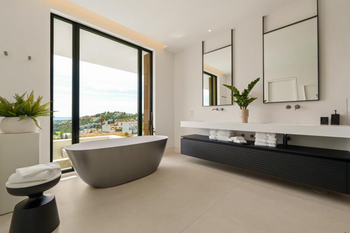 Image No.18-6 Bed Villa for sale