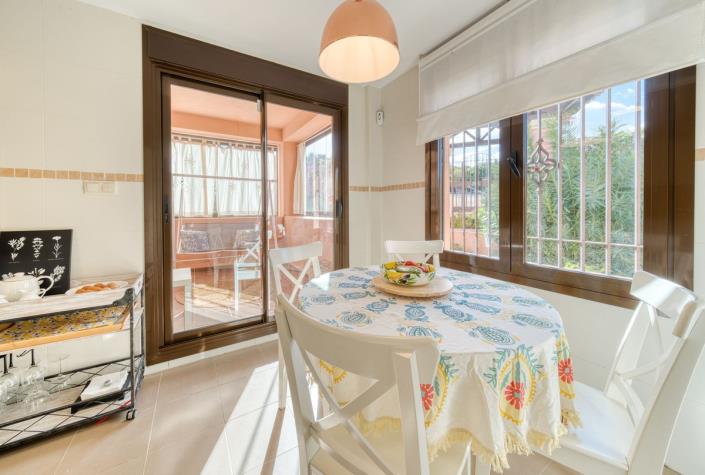 Image No.19-3 Bed Townhouse for sale