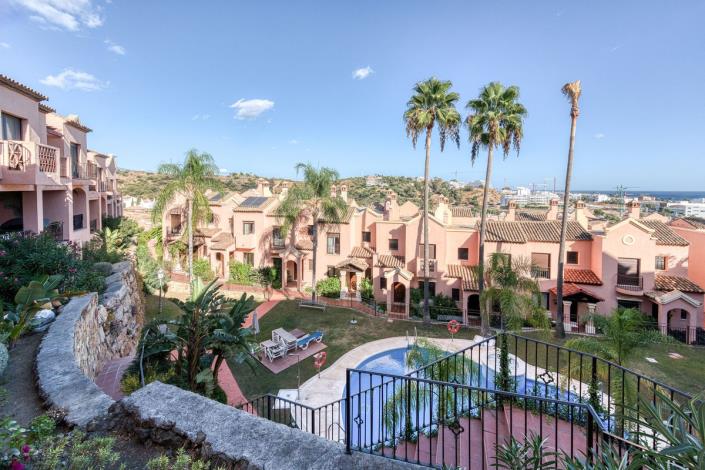 Image No.28-3 Bed Townhouse for sale