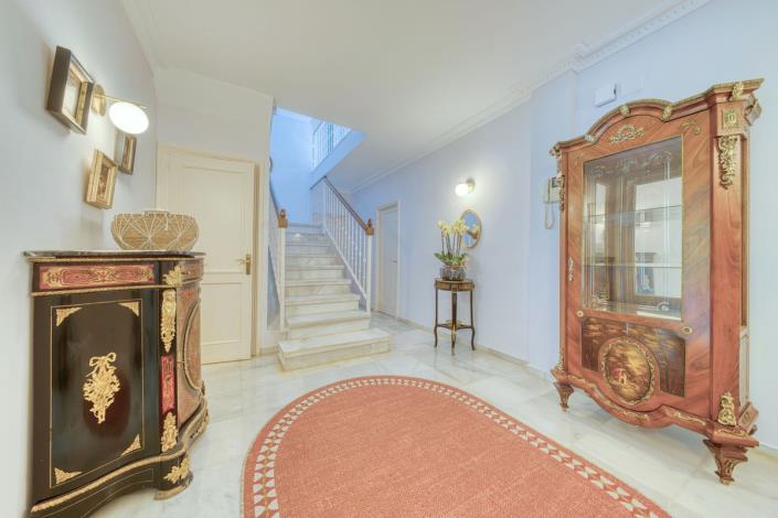 Image No.3-6 Bed Villa for sale