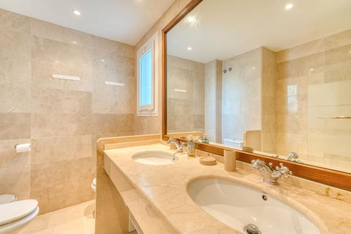 Image No.20-3 Bed Apartment for sale