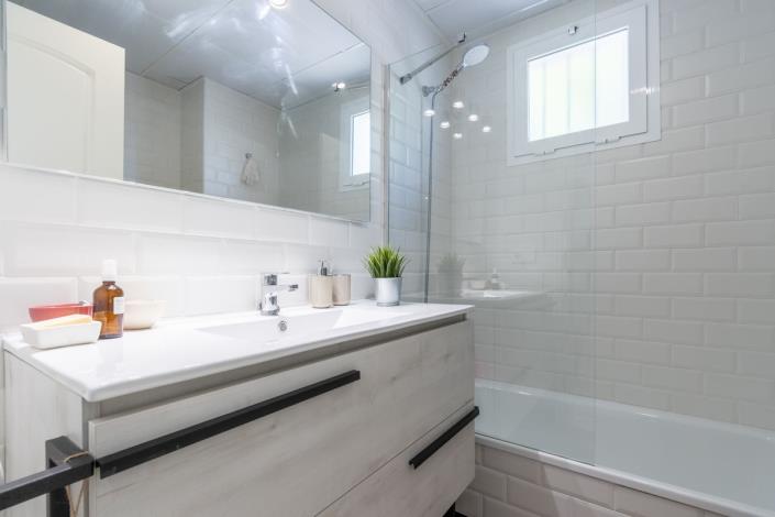 Image No.20-3 Bed Apartment for sale