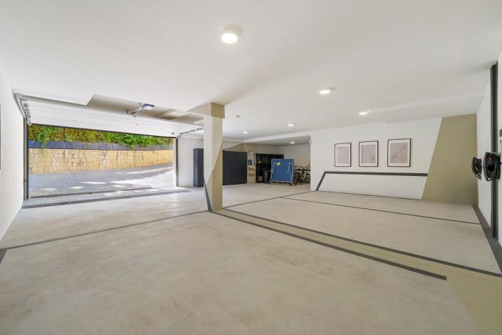 Image No.15-6 Bed Villa for sale