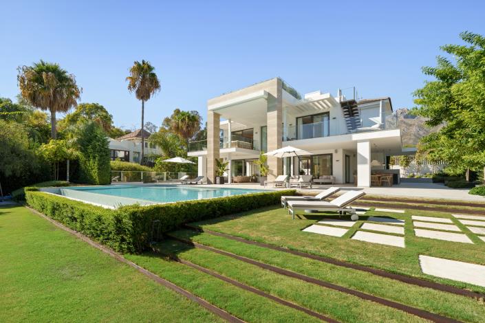 Image No.2-6 Bed Villa for sale