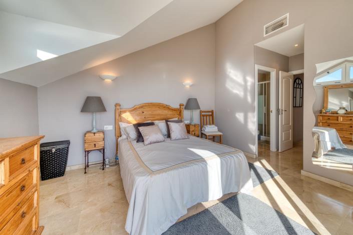 Image No.23-4 Bed Duplex for sale