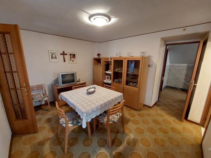 Image No.11-4 Bed Townhouse for sale