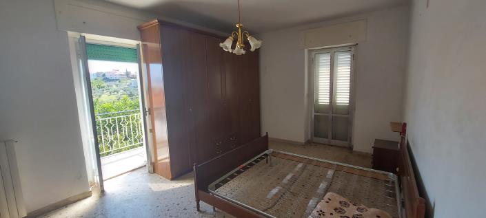 Image No.27-4 Bed House for sale