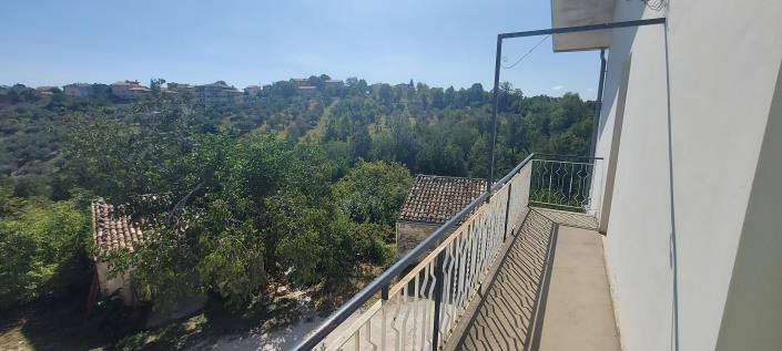 Image No.24-4 Bed House for sale