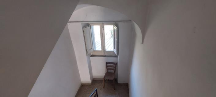 Image No.35-4 Bed House for sale