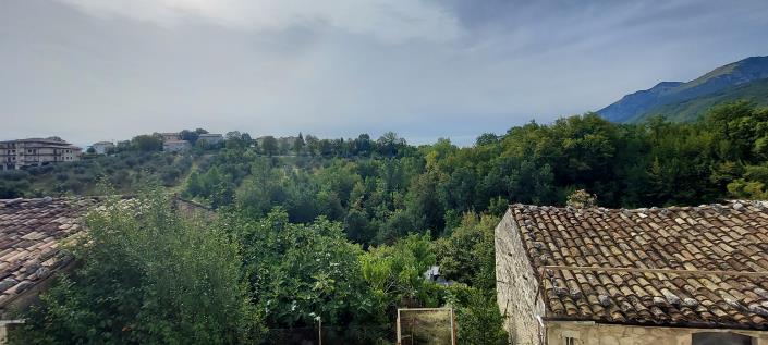 Image No.40-4 Bed House for sale