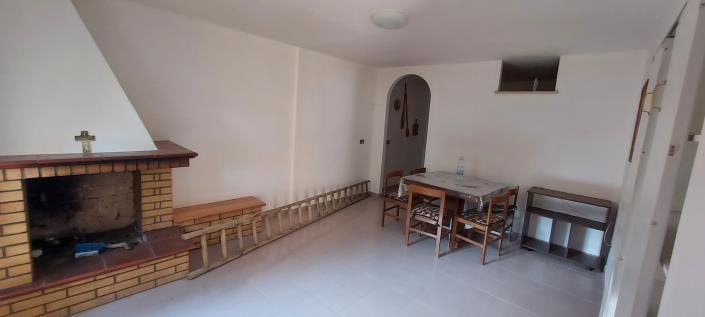 Image No.10-2 Bed Country Property for sale