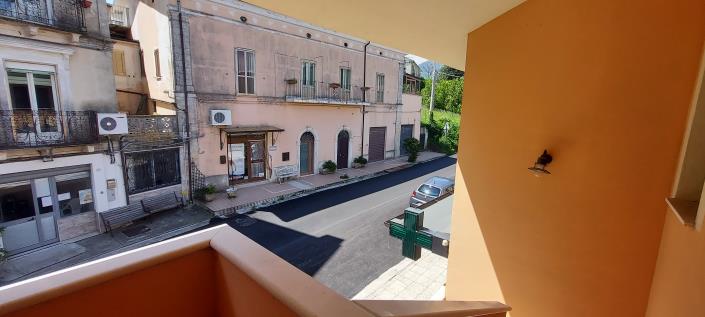 Image No.23-2 Bed Townhouse for sale