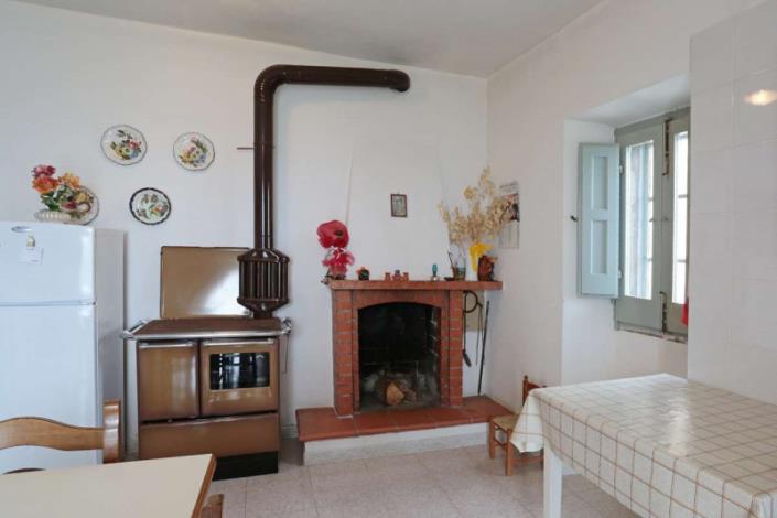 Image No.5-2 Bed Country Property for sale